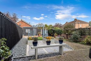 Photo 25- click for photo gallery